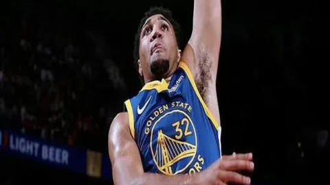 雄鹿逆转击败热火取得四连胜：字母哥23分16板7助，利拉德28分8板，希罗40分7板11助